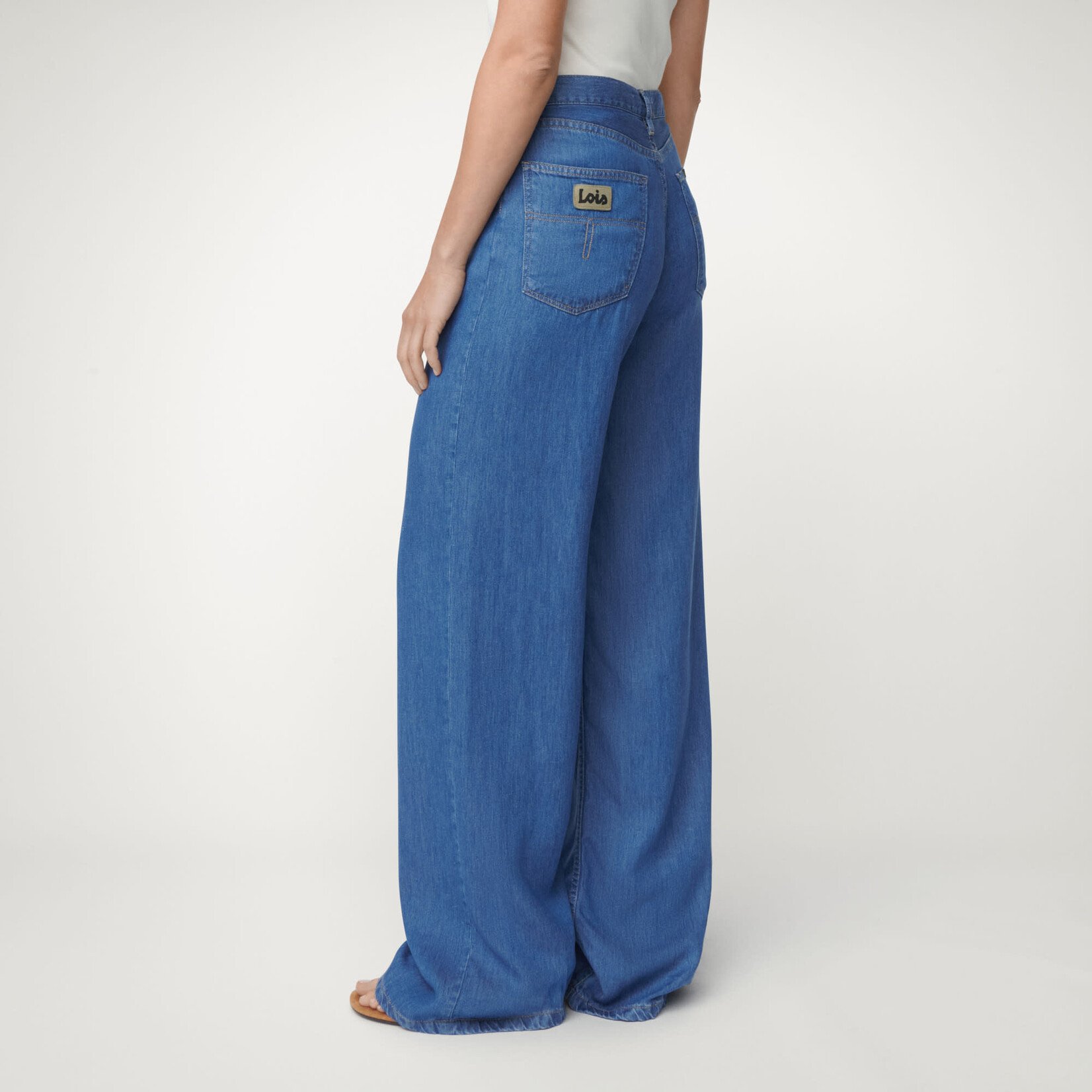 Lois Skater linen hydron stone