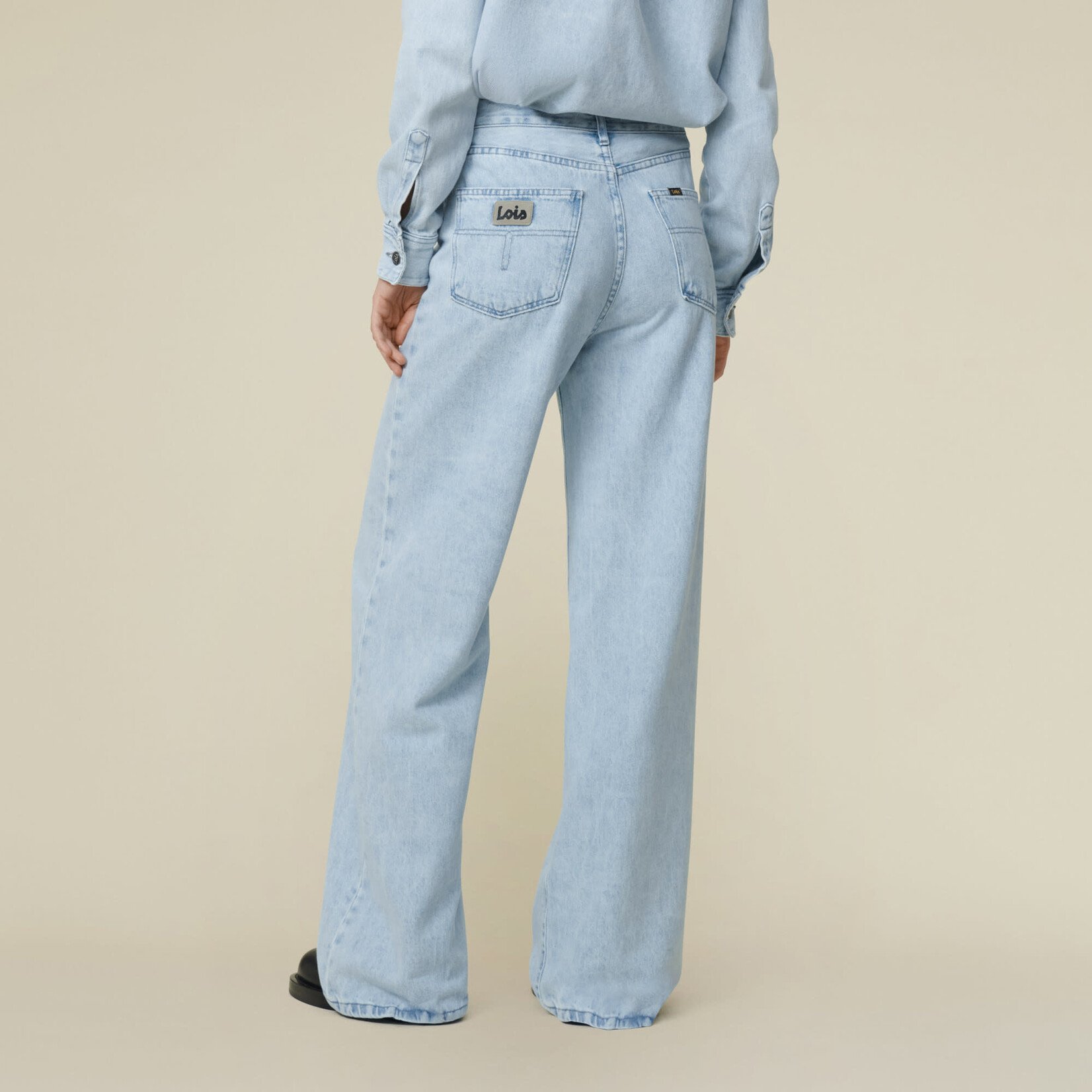 Lois Skater loose-z Snow bleached