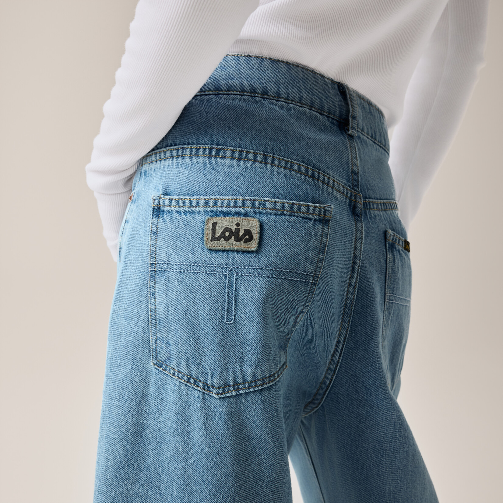 Lois Dali bleach Frayed Wilson summer