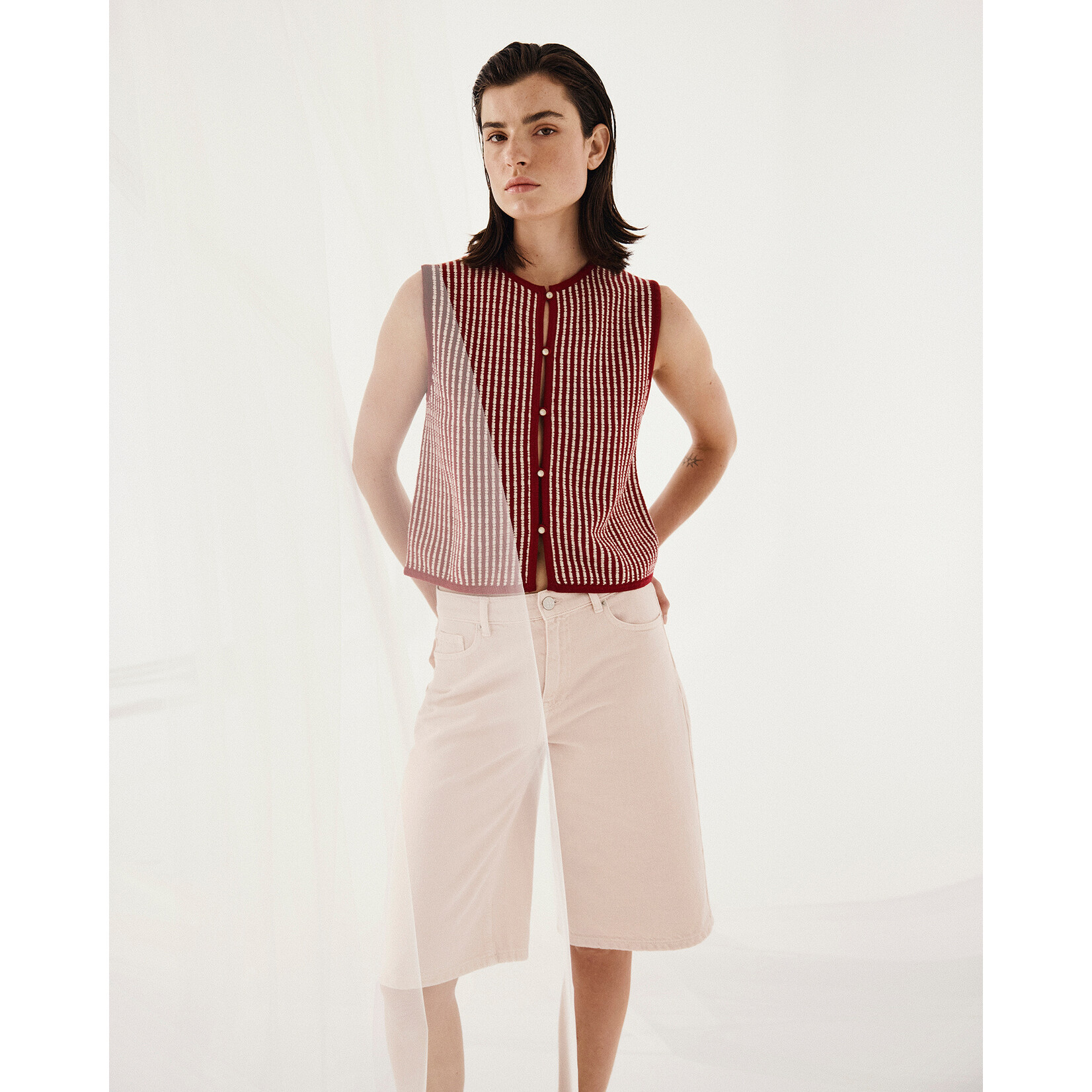 MSCH Priscilla vest Rhubarb