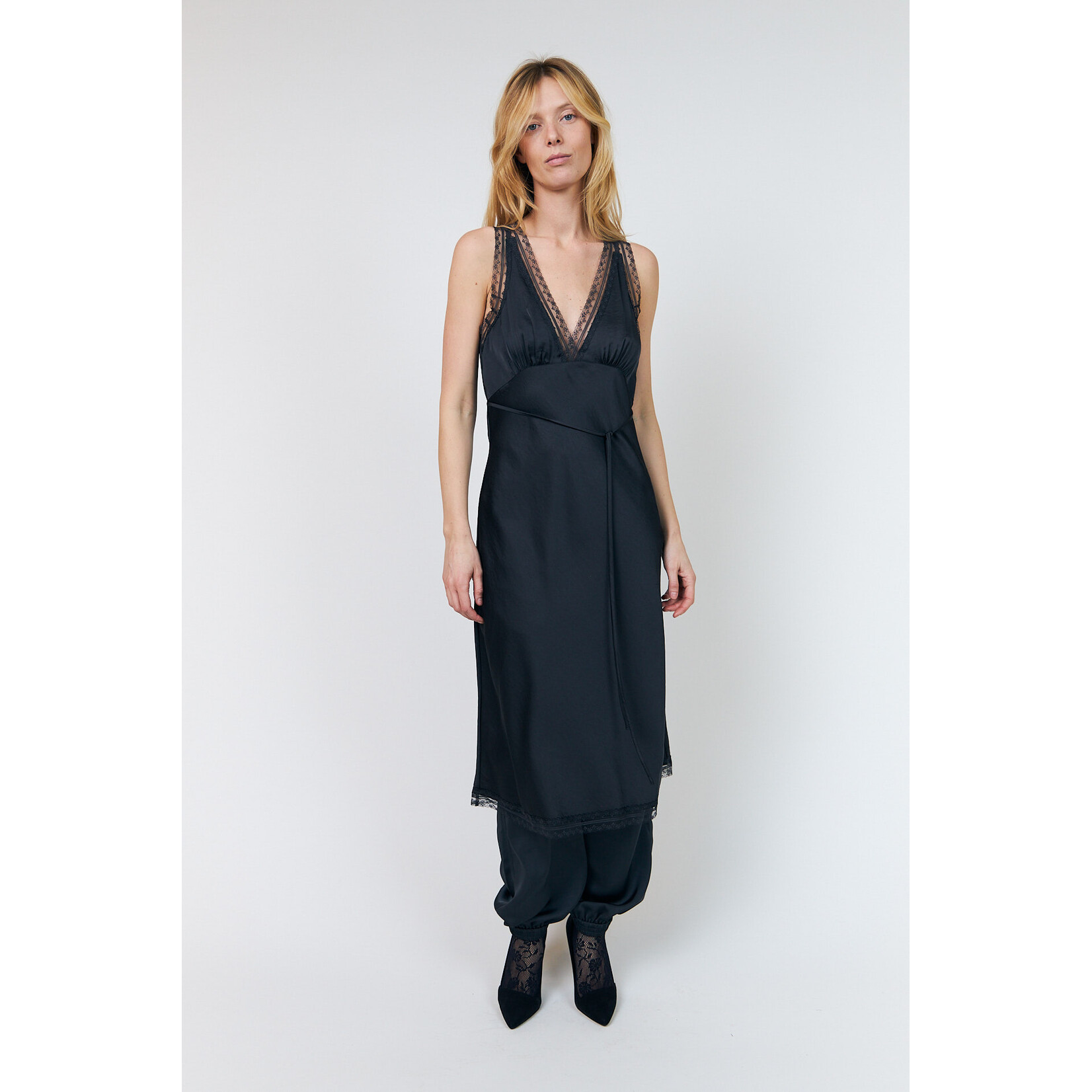 Lollys Laundry Clari midi dress Washed black