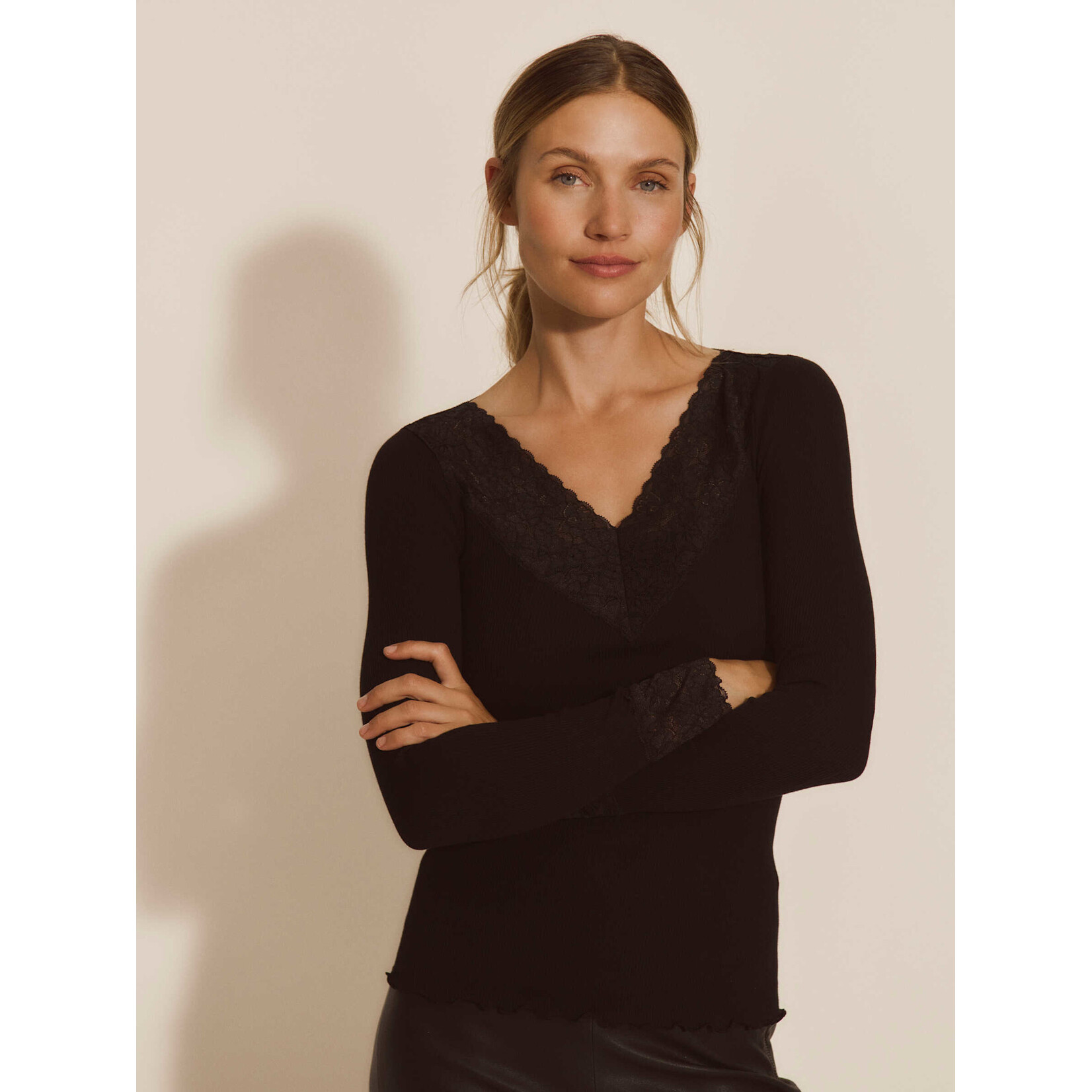 Rosemunde Bernadine organic v-neck lace t-shirt Black