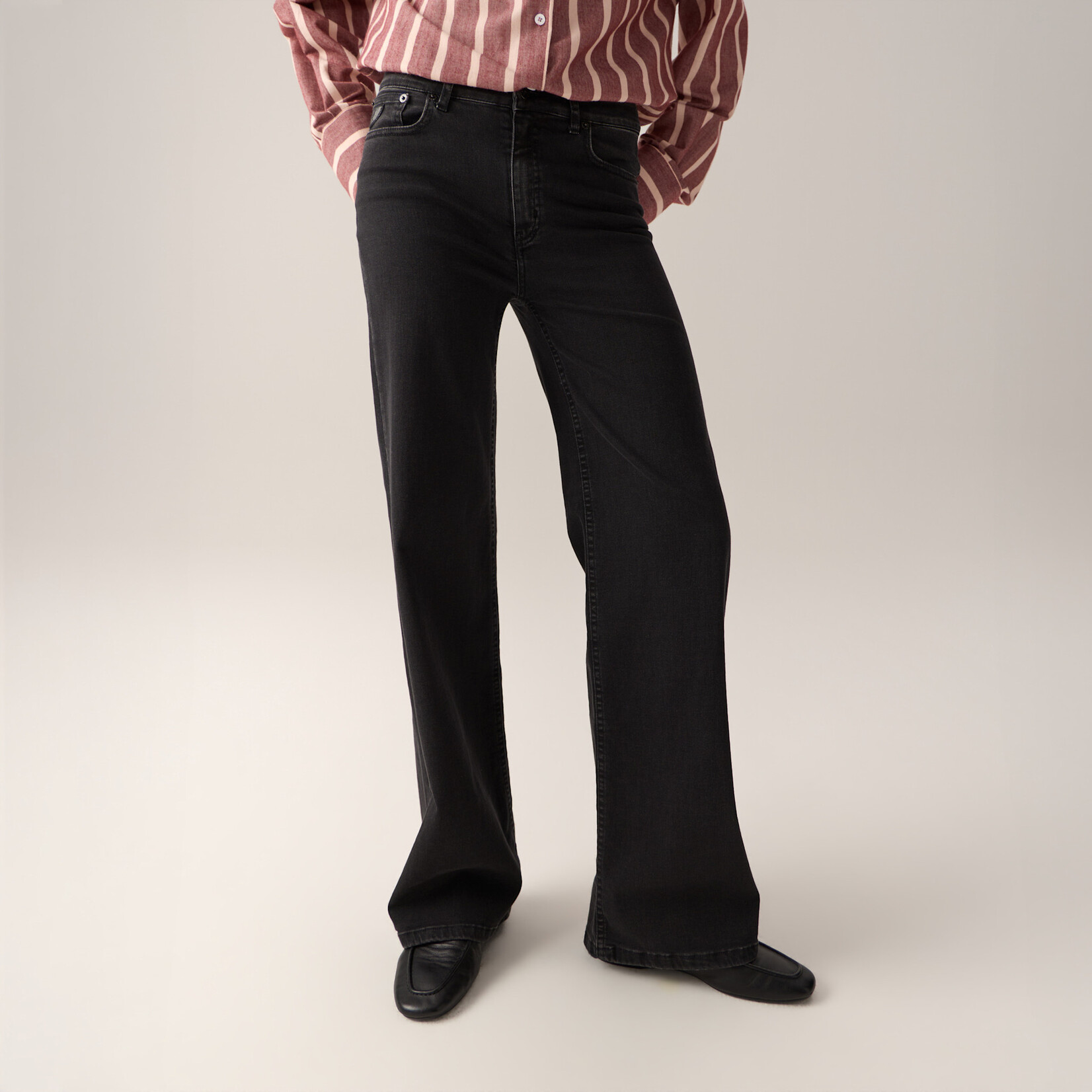 Lois Palazzo Black aged edge