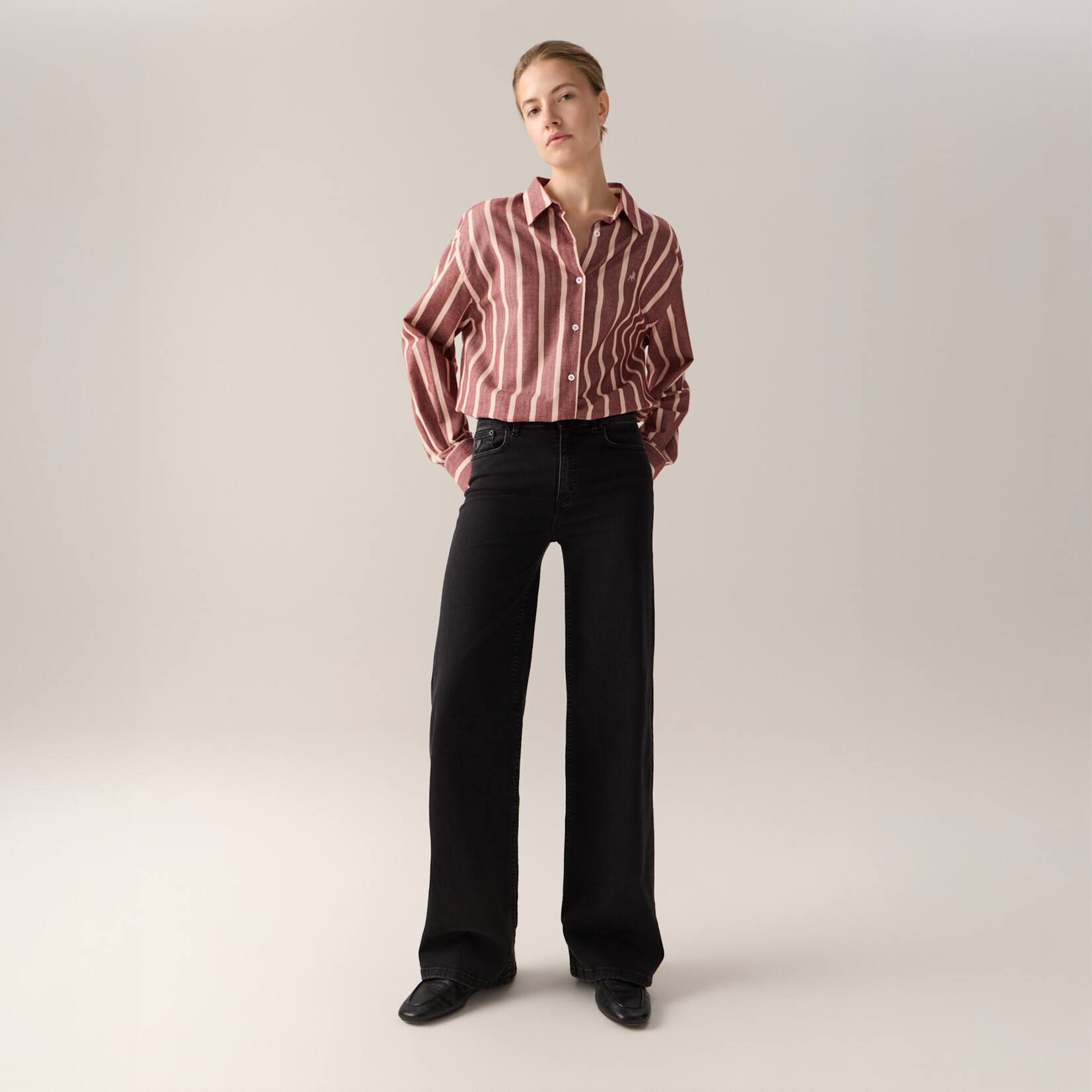 Lois Palazzo Black aged edge
