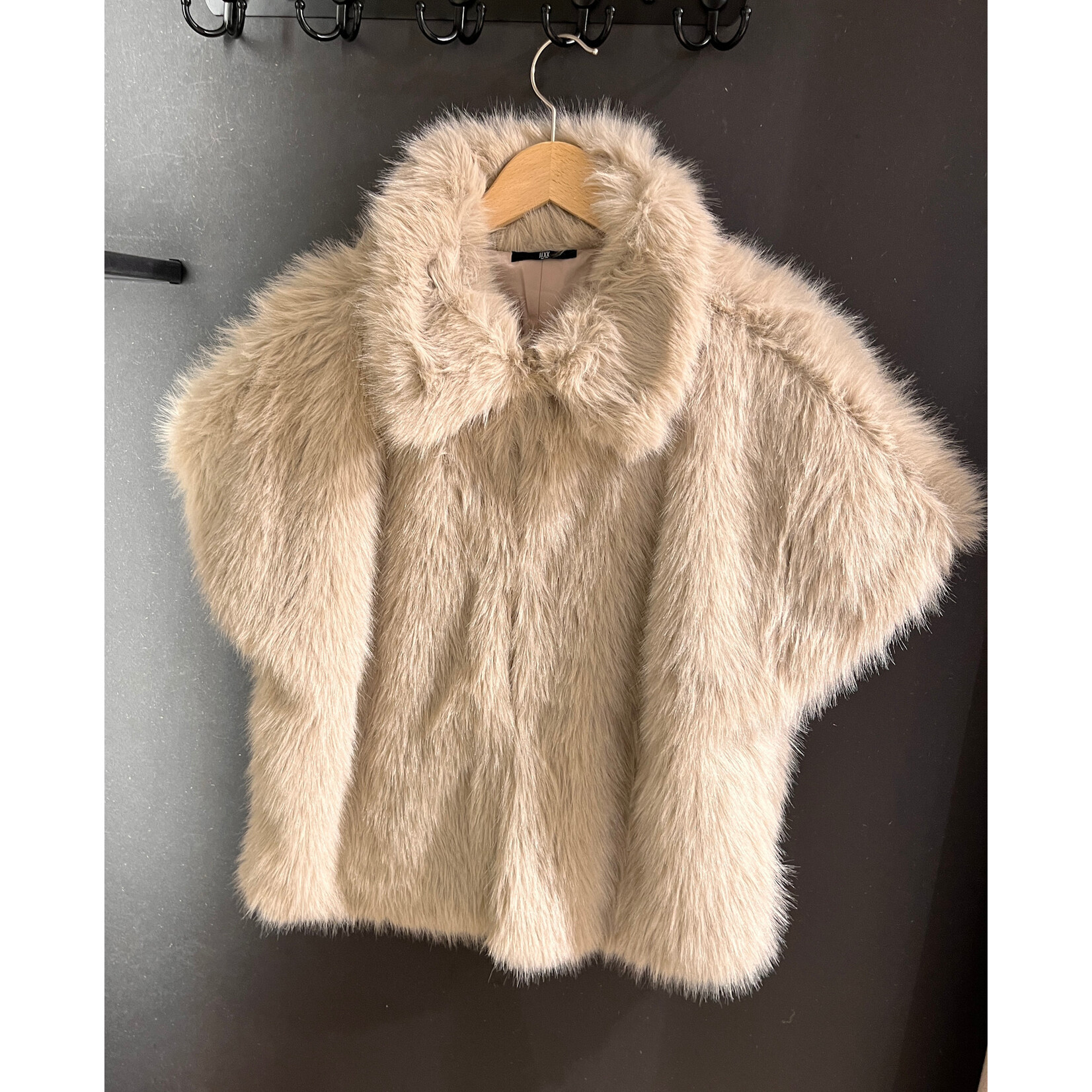 Nora fake fur bodywarmer Sand melee