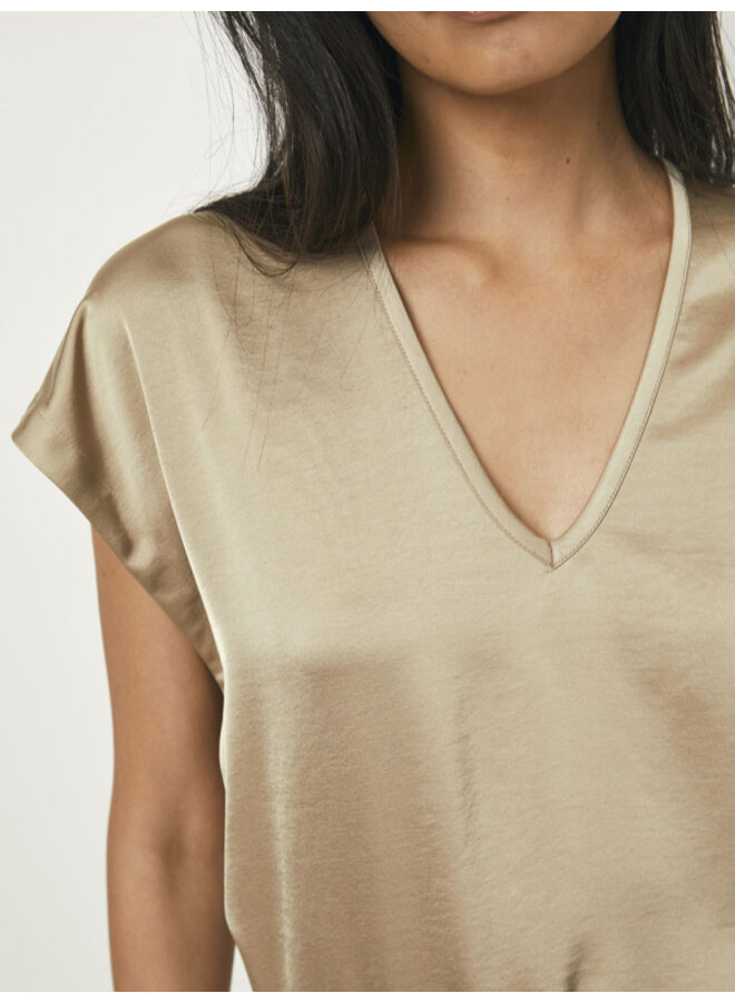 Luiza satin v-neck Top dry sand