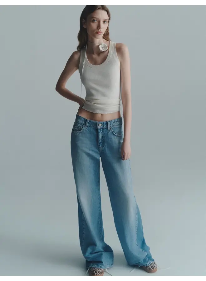 Wide leg jeans