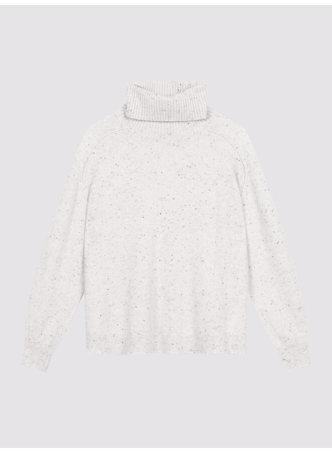 Cashmere sweater snow