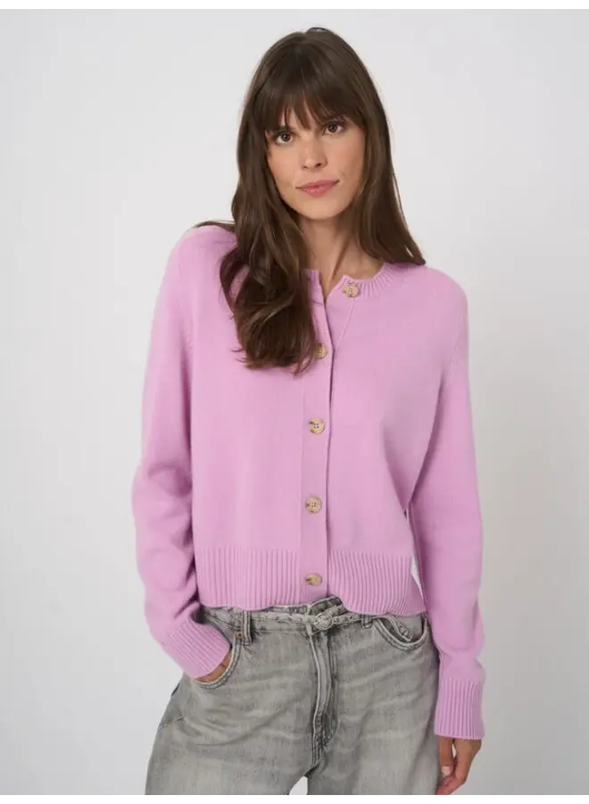 Cashmere cardigan glow