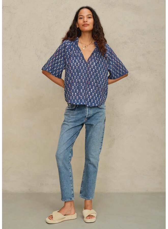 ARI PRINT gathered top indigo