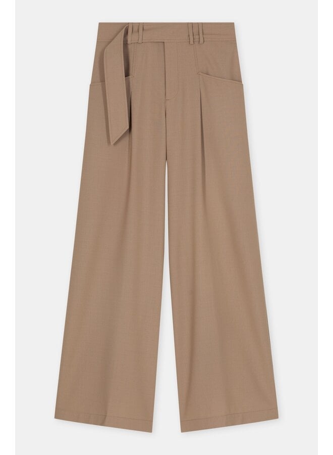 Wes Hazel beige