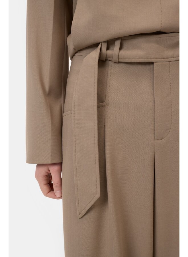Wes Hazel beige