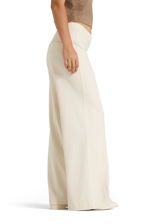 AMBER winter white