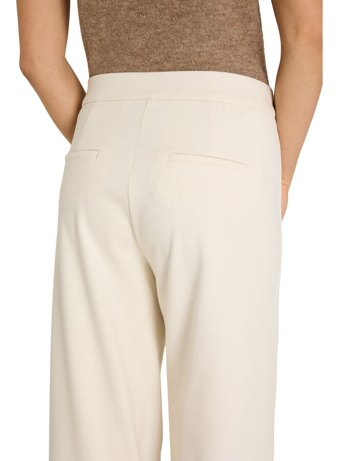 AMBER winter white