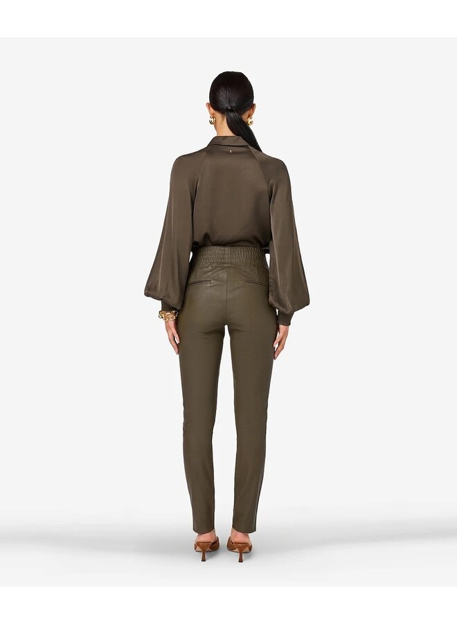 COLETTE dark utility