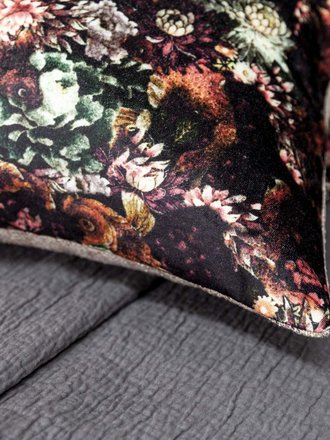 Mrs. Me Lily  Multiblack 45x60cm