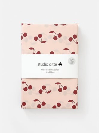 Studio Ditte Hoeslaken Kersen Roze Donkerrood Studio Ditte Hoeslaken Kersen Roze Donkerrood