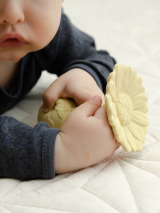 Natruba Rattle/Teether Daisy-Yellow