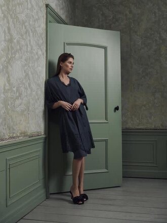 Essenza Sarai Tilia Kimono darkest blue