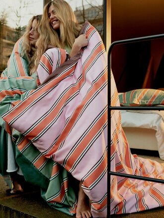 Vandyck Dekbedovertrek Preppy Stripe Pink Vandyck Dekbedovertrek Preppy Stripe Pink