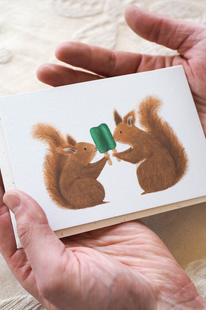 Getekenddoorzusje Eekhoorns met dubbel ijsje A6