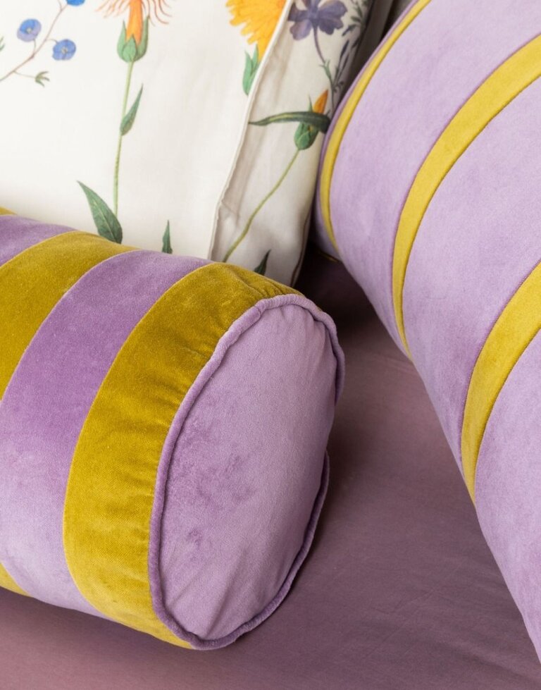 Essenza Bell Neckroll pale purple 22x50