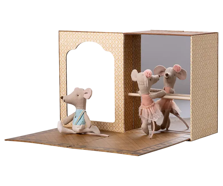 Maileg Ballet mice in dance studio