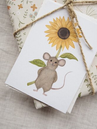 Getekenddoorzusje Muis met zonnebloem