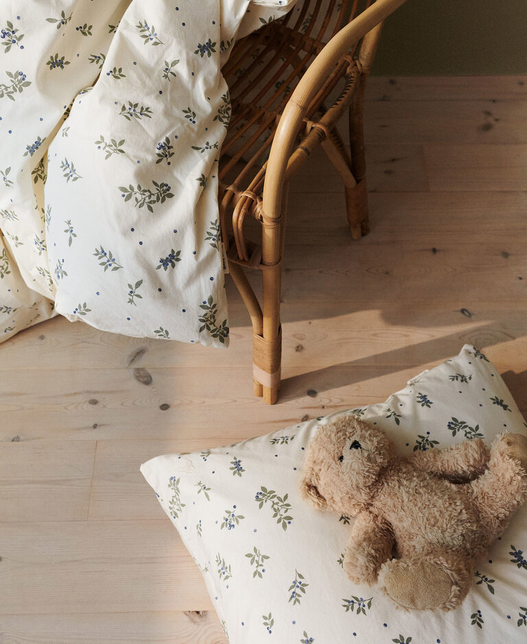 Dear April Asta Bedding Blueberries 140x200