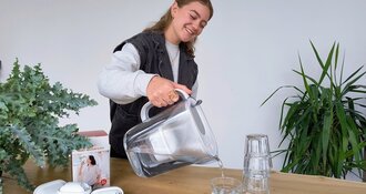 Remplacer le filtre Brita dans la carafe filtrante