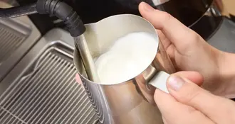 Comment faire la meilleure mousse de lait avec une buse vapeur ?