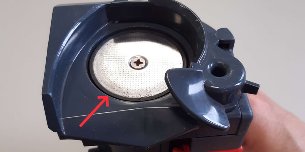 Mon groupe d'infusion DeLonghi fait un bruit sec après l'avoir remonté