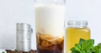 Latte glacé à la menthe