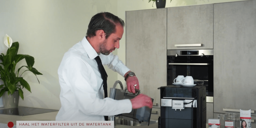 Manuel : détartrer une Siemens EQ6 en 3 étapes simples