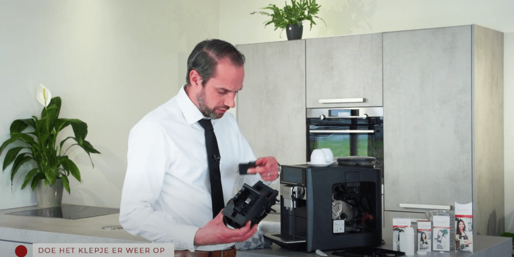 Manuel : nettoyer le groupe de percolation de la machine à café Siemens EQ6