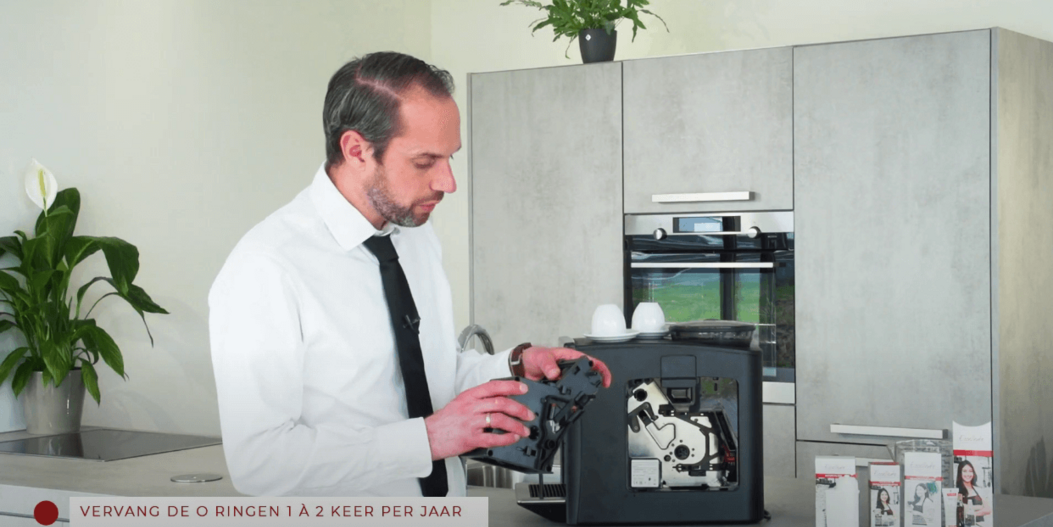 Siemens EQ6 - 8 CONSEILS pour l'ENTRETIEN de la machine à café