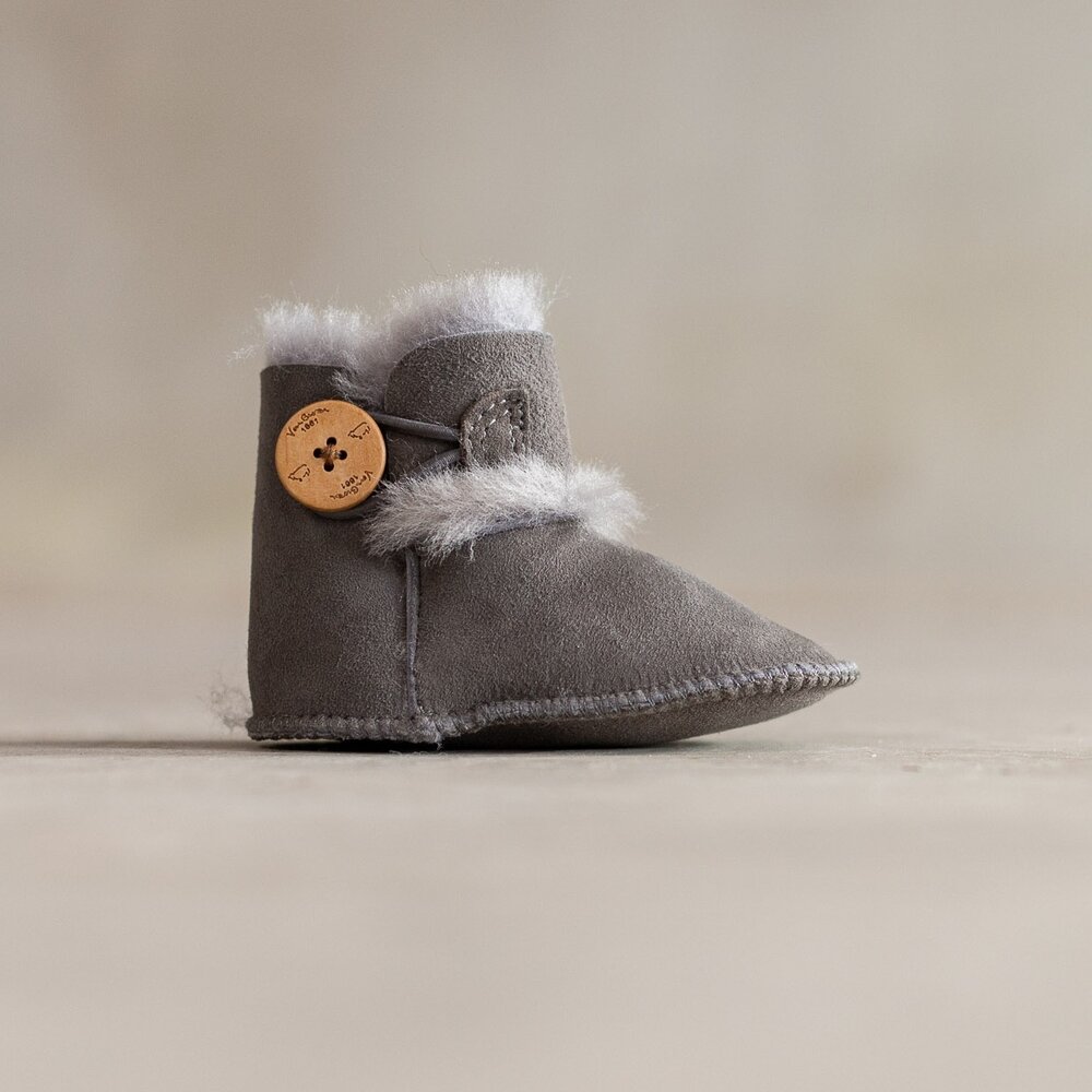 Babyschuhe aus Lammfell Davin Grau
