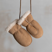 Fäustlinge aus Schaffell für Babys und Kinder – Kamel