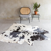 Einzeln fotografiertes gemischtes Kuhfell KH-081 mit einer Größe von ca 207x160 cm (2-3m²)