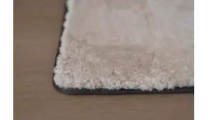 Yogamatte aus Schaffell reinigen