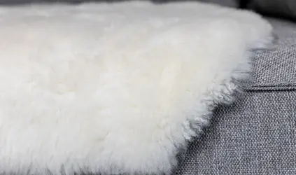 Schaffell als Wohntrend