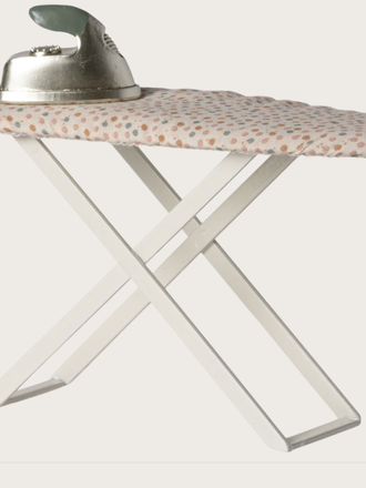 Maileg Maileg - Iron & Ironing board Maileg Maileg - Iron & Ironing board