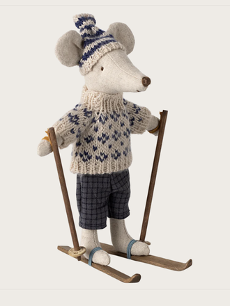 Maileg Maileg -Winter mouse with ski set, Dad - Blue Maileg Maileg -Winter mouse with ski set, Dad - Blue