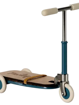 Maileg Maileg -Kick board, Mouse - Blue Maileg Maileg -Kick board, Mouse - Blue
