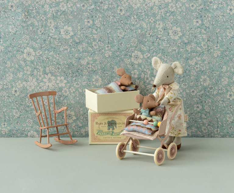 Maileg Maileg - Sleepy wakey baby mouse in matchbox Rose