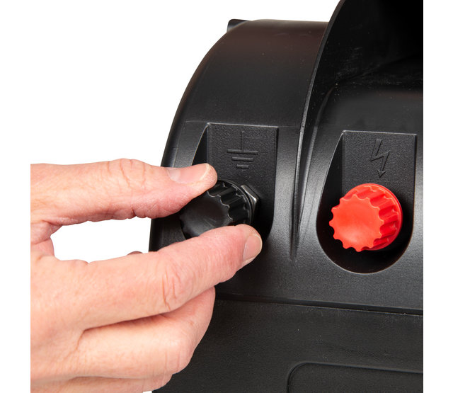 Mobile Battery operated energiser B25 (Length 1-5 km) Mobile Battery operated energiser B25 (Length 1-5 km)