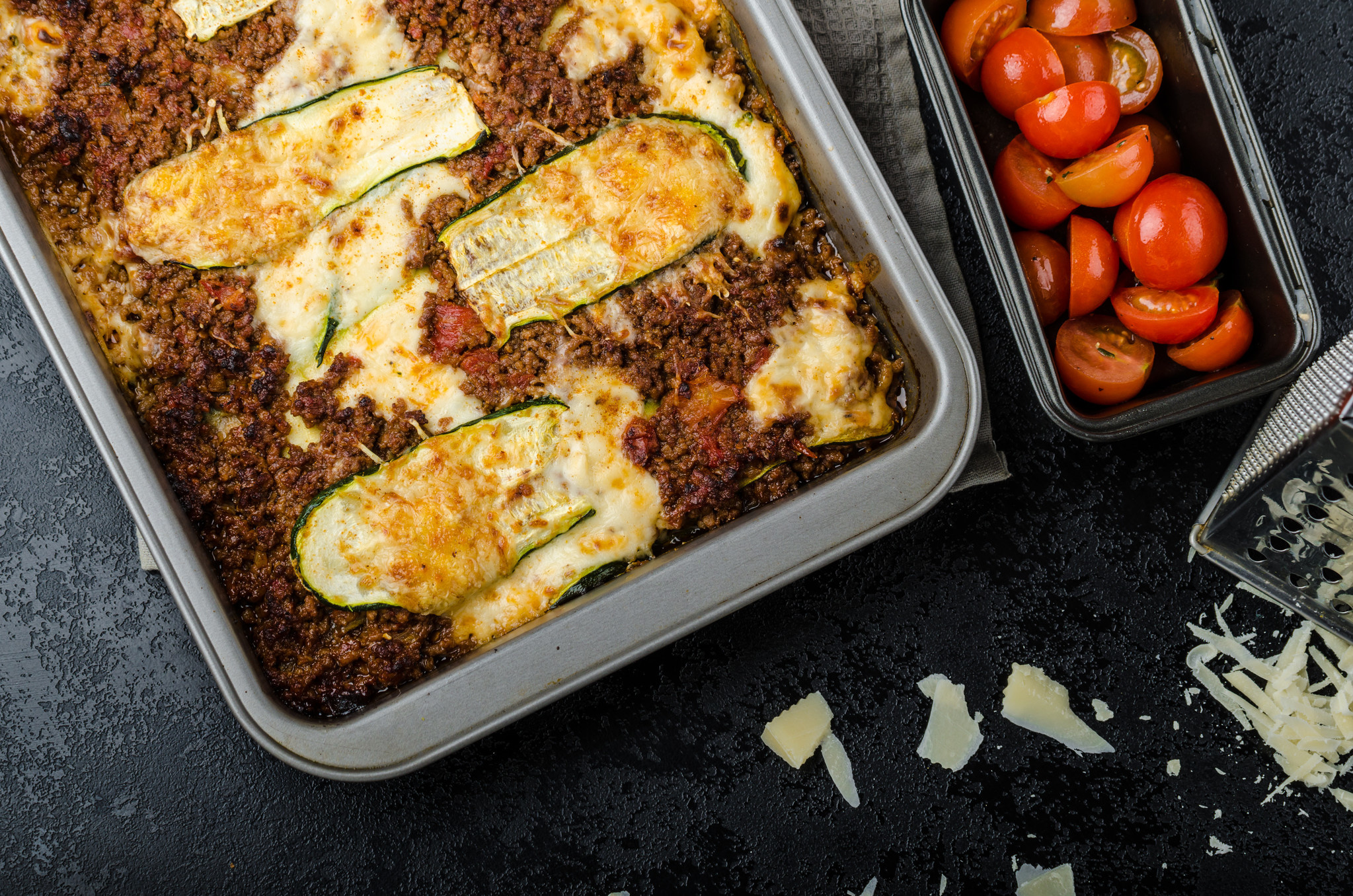 Aubergine lasagne met tomaat en mozzarella