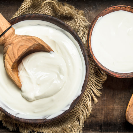 Transformez le lait en produits laitiers : yaourt et beurre