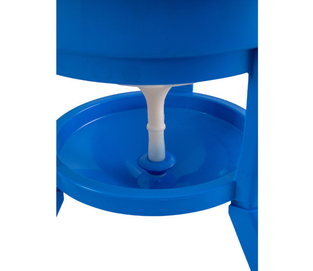 Water trough for hens with legs, 20L - Copele Water trough for hens with legs, 20L - Copele