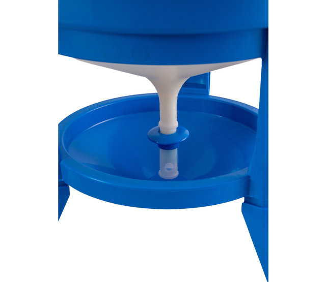 Water trough for hens with legs, 20L - Copele Water trough for hens with legs, 20L - Copele